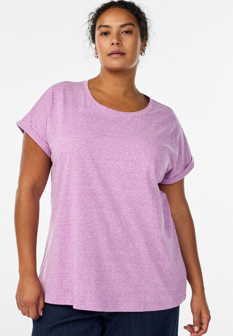 Hellviolettes Baumwoll-T-Shirt mit hochgekrempelten kurzen Ärmeln, rundem Ausschnitt, lockerem Schnitt und subtiler Stoffstruktur. Geeignet für den Freizeitlook.