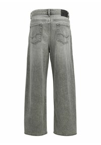 Szare dżinsy o szerokich nogawkach, luźnym kroju, z wysokim stanem i dwoma tylnymi kieszeniami. Materiał ma teksturowaną powierzchnię i widoczne przeszycia.