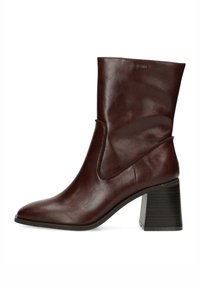 Nevybráno, dark cognac