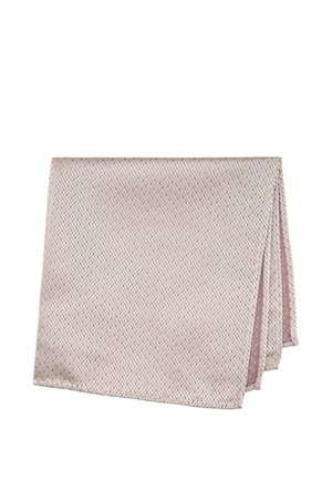 Gefaltetes, hellrosa gemustertes Einstecktuch mit kleinen Rautenmuster auf weißem Hintergrund.