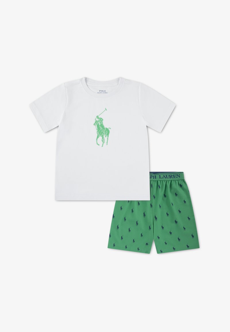 Weißes Baumwoll-T-Shirt mit grünem Polospieler-Logo; grüne Shorts mit marineblauem Polo-Logo-Muster und schwarzem Bund mit der Aufschrift "RALPH LAUREN".