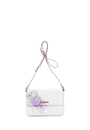 Biała torba na ramię z fioletowym kwiatowym wzorem, złotym logo i regulowanym lawendowym paskiem.