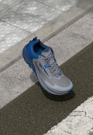 TIMP 5 - Chaussures de running - gray/blue