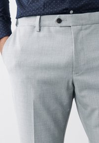 Next - MOTION FLEX - Chino kalhoty - light grey Miniatura obrázku 1