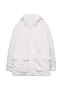 Veste en polaire blanche avec col montant, manches longues et deux grandes poches à rabat à l'avant, présentée sur un fond blanc.