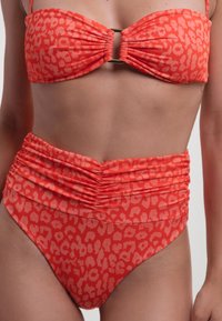 Flavia Valentini LEOPARD BANDEAU HIGH-WAISTED RUCHED SET - Bikini - red