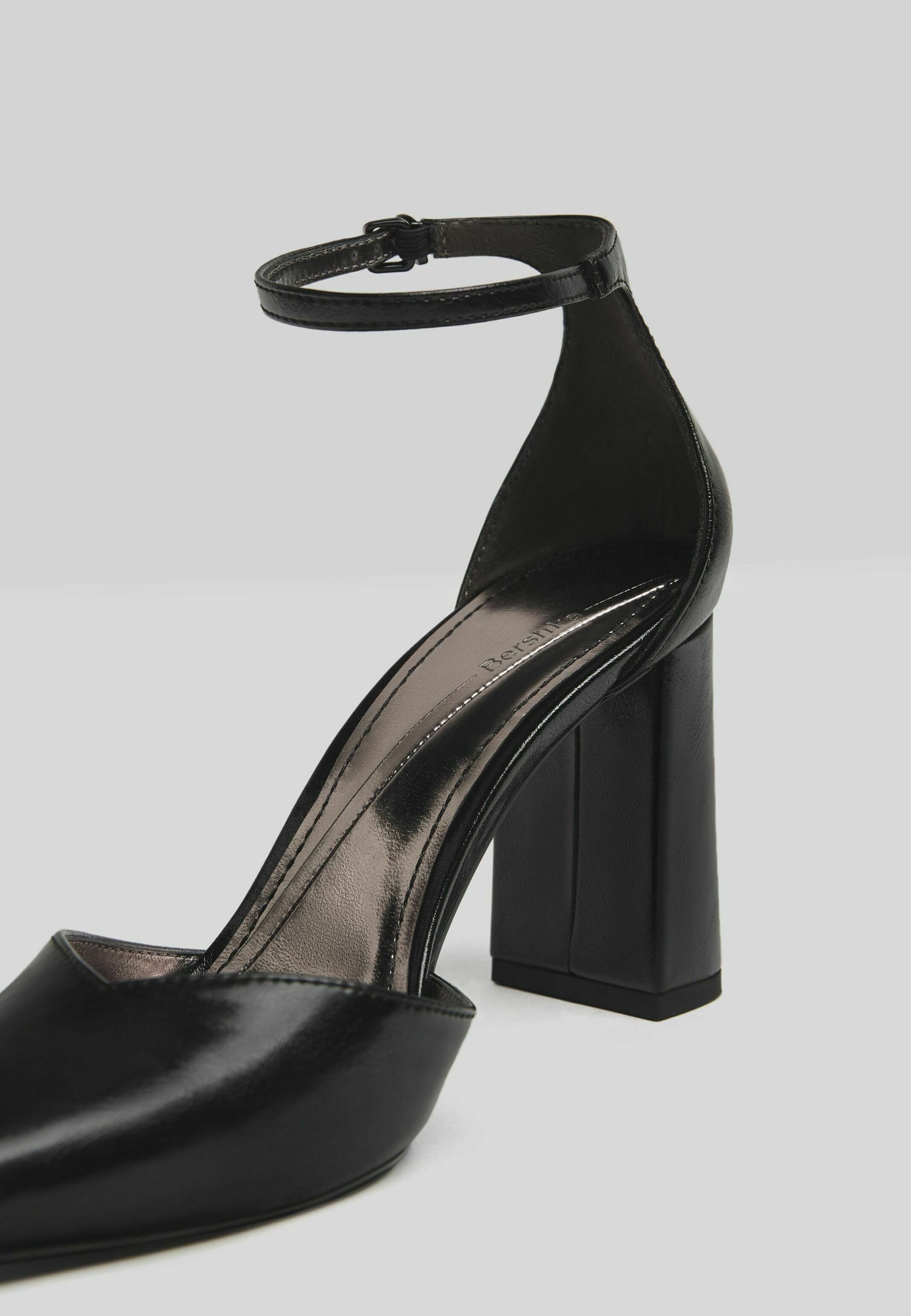 Femme Escarpins à talons hauts Femme Escarpins à talons hauts