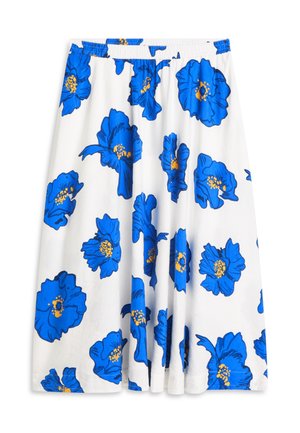 Falda blanca con cintura elástica, estampada con grandes flores azules con centros amarillos, tela fluida y diseño hasta la rodilla.