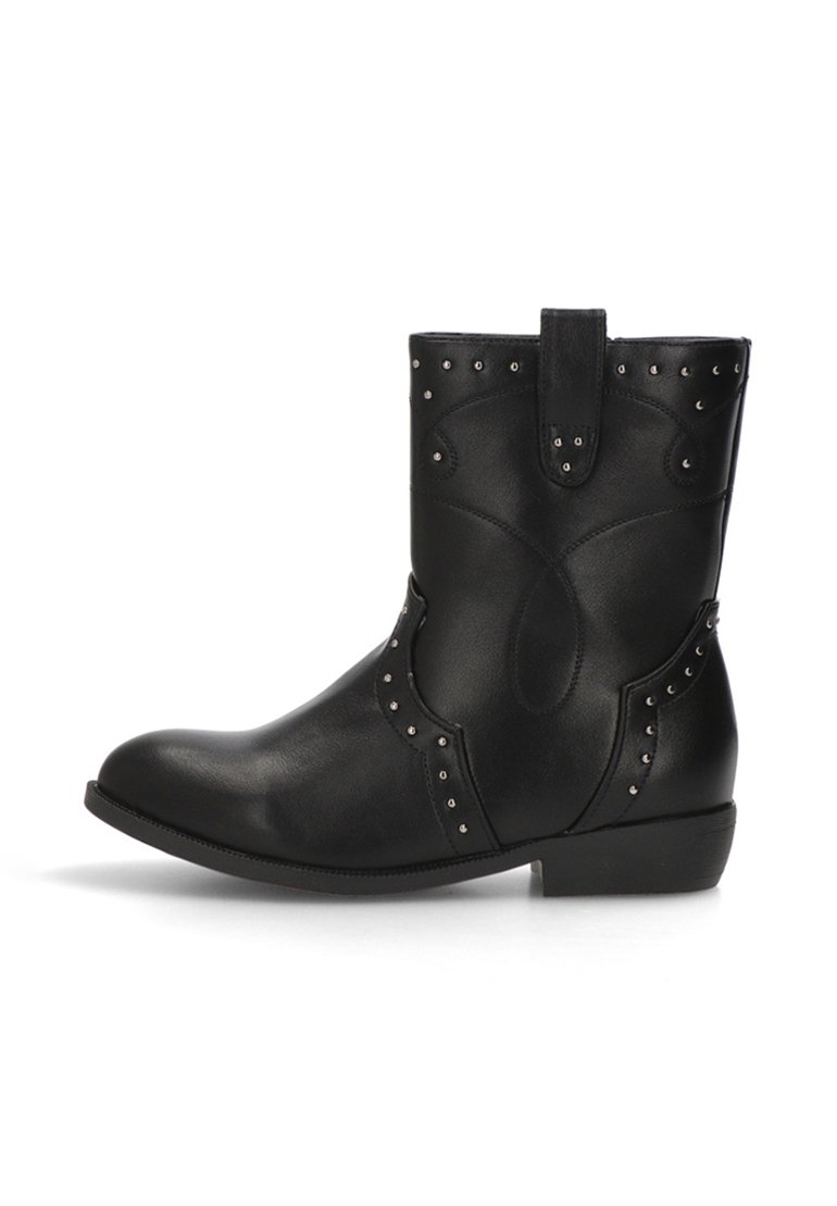 Botas de tobillo de cuero negro con puntera redonda, costuras decorativas y tachuelas plateadas a los lados. Tac�ón bajo y lazo en la parte trasera.