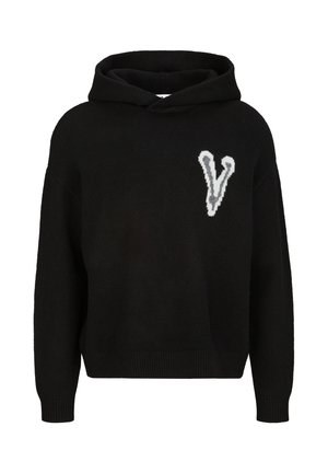 Sweat à capuche noir à manches longues avec un motif lettre V blanc et gris sur la poitrine gauche.