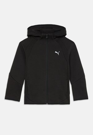 Sweatshirt preto com fecho éclair, textura suave, capuz e bolsos laterais. Apresenta um logo branco da Puma na área esquerda do peito.