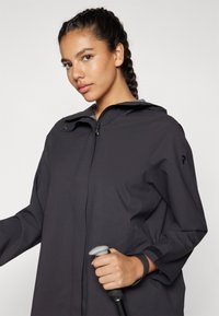 Peak Performance - Kurtka Softshell