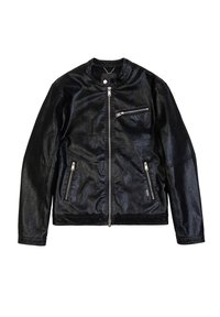 Giacca in pelle nera con scollatura rotonda, chiusura con zip e tre tasche con zip. Presenta una texture liscia e una finitura leggermente invecchiata.
