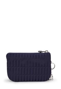 Námorně modrá peněženka na zip vyrobená z potištěné tkaniny se strukturovaným vzorem, kovovým táhlem na zip a přívěskem na klíče.