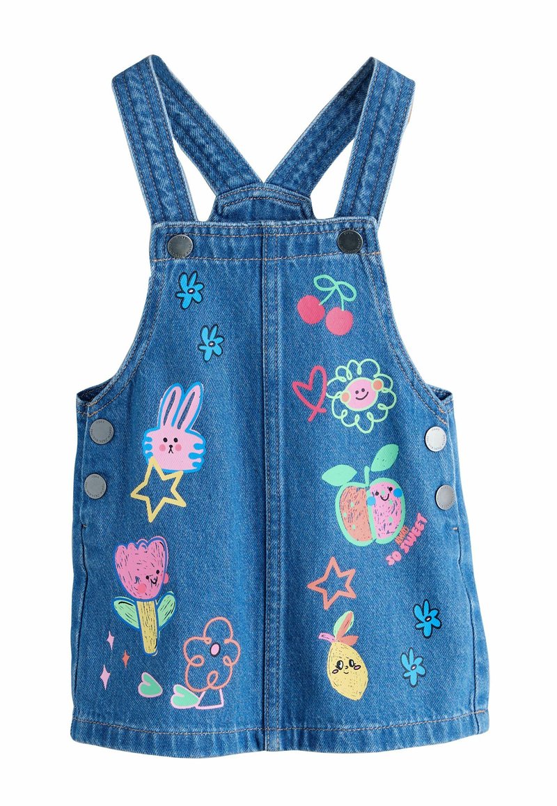 Salopette in denim blu con bretelle regolabili, decorata con grafiche colorate e giocose come frutta, fiori e un coniglio sulla parte frontale.