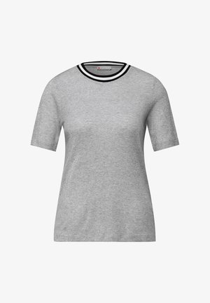 Grå kortærmet t-shirt lavet af tekstureret stof, med en rund halsudskæring og sort-hvide striber.