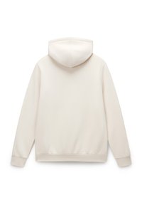 Sudadera beige clara con capucha redondeada, mangas largas y puños acanalados. Textura suave, diseño minimalista, sin logos ni patrones visibles.