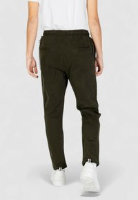 Gianni Lupo DRAWSTRING LOW CROTCH - Pantaloni - olive green