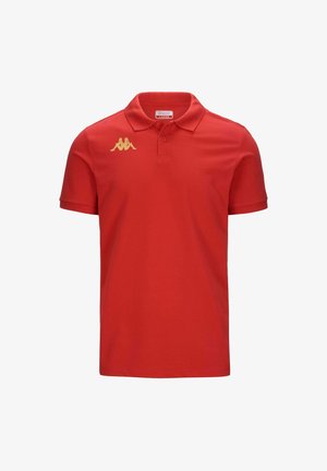 Polo shirt rosso in cotone, con colletto a due bottoni e logo Kappa dorato sul lato sinistro del petto. Maniche corte con vestibilità classica.