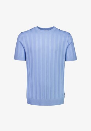 Maglione corto a maniche corte di colore azzurro chiaro con texture a coste verticali e scollo rotondo. Orlo e maniche presentano dettagli a coste.