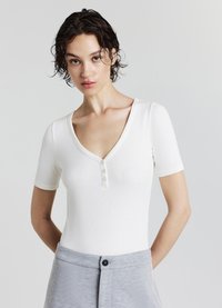 Calliope CON SCOLLO A V E BOTTONI - Body - bianco lana