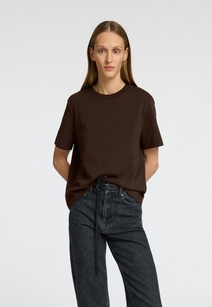 Basic body tee camel main image 1