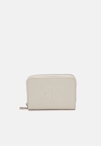 Calvin Klein Jeans SCULPTED ZIP AROUND DEBOSS - Portafoglio - birch