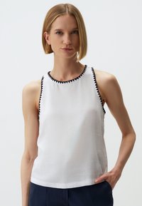 CREW NECK SLEEVELESS EMBROIDERED - Camicetta - white