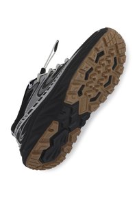 Chaussure de course noire et grise avec une semelle en caoutchouc texturée présentant un motif de semelle multidirectionnel et des lacets élastiques. Légère.