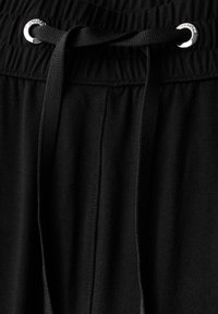 Street One WIDE MIT JOGG BUND - Tracksuit bottoms - schwarz