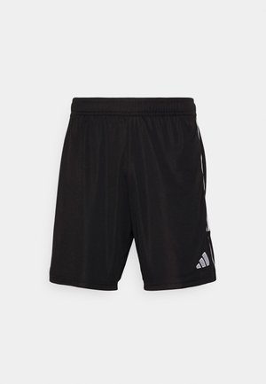 Schwarze Sportshorts mit einem elastischen Bund, die zwei weiße Seitenstreifen und ein kleines weißes Logo am unteren linken Bein aufweisen.