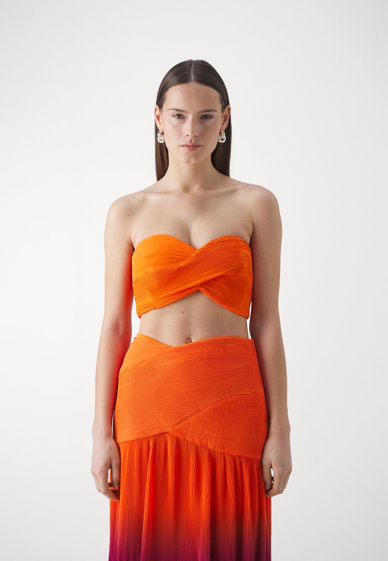 AMUR - DARCEY STRAPLESS CROP - Débardeur - orange asahi, Agrandir