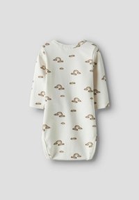 Monopieza de manga larga hecha de suave tela crema, con un patrón repetido de arcoíris marrones y nubes. Cierre a presión en la parte inferior.