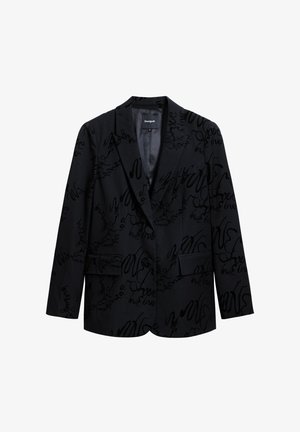 Czarna marynarka z wirującym wzorem czarnej pisowni. Klapowe kołnierze, zapięcie na jeden guzik, dwie przednie kieszenie oraz gładka podszewka.