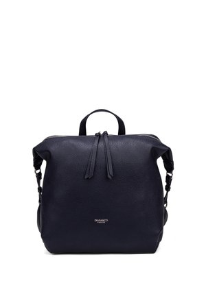 Sac à dos en cuir noir texturé avec poignée supérieure, double curseur de fermeture éclair, bretelles réglables et petit logo « DIANA&CO FIRENZE » à l’avant.