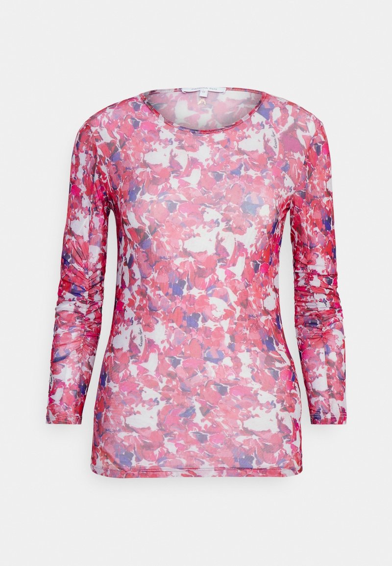 Langarm fitted top met een abstract bloemmotief in roze, rood en paars op een witte achtergrond en een ronde halslijn.