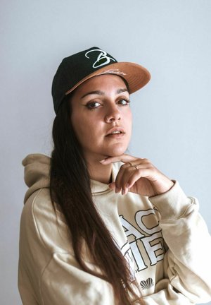 B SCRIPT - Cap - racing green