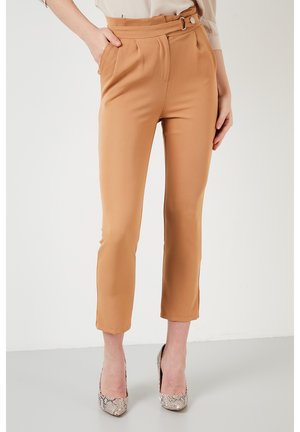 REGULAR FIT - Broek - camel