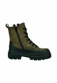 Botas de tobillo de ante verde oliva con suelas de goma negra, cierre de cremallera y diseño con cordones. Presentan detalles texturizados y un talón reforzado.