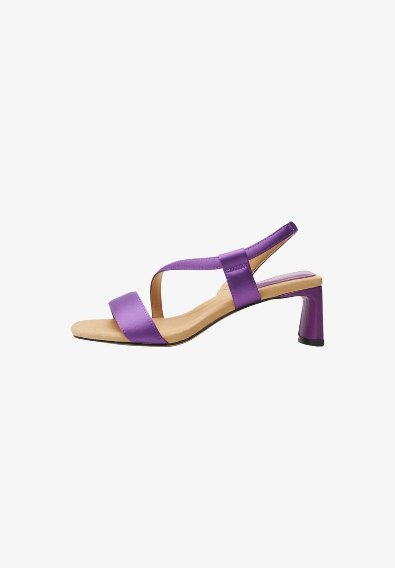 Shoe The Bear SYLVI - Sandaalit nilkkaremmillä - violet satin