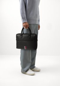 Tommy Hilfiger TRANSIT COMPUTER BAG UNISEX - Dataveske - black