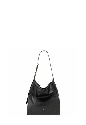 Bolso de hombro de cuero negro con correa ajustable y pequeño logo dorado cerca del centro inferior, mostrado sobre un fondo blanco.