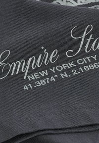 Next T-shirt med print - slate grey
