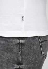 Niet geselecteerd, white