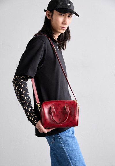 MARINE SERRE MOON AIRBRUSHED STRIKE UNISEX - Handbag - red