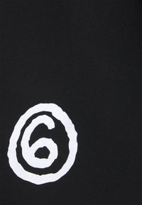 MM6 Maison Margiela Triko s potiskem - black