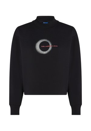 Schwarzes, kurzes Sweatshirt mit hohem Kragen, ausgestattet mit einem kreisförmigen Grafikdesign und "KARL LAGERFELD JEANS"-Text in Rot. Weicher Stoff und gerippte Bündchen.
