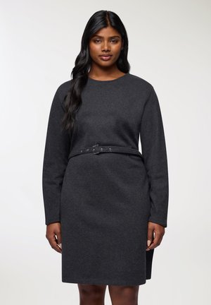 - Sukienka dzianinowa