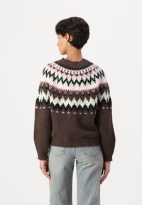 JDY JDYKINSLEY FAIR ISLE  - Džemperis - chocolate brown/begonia pink/black/whitecap gray
