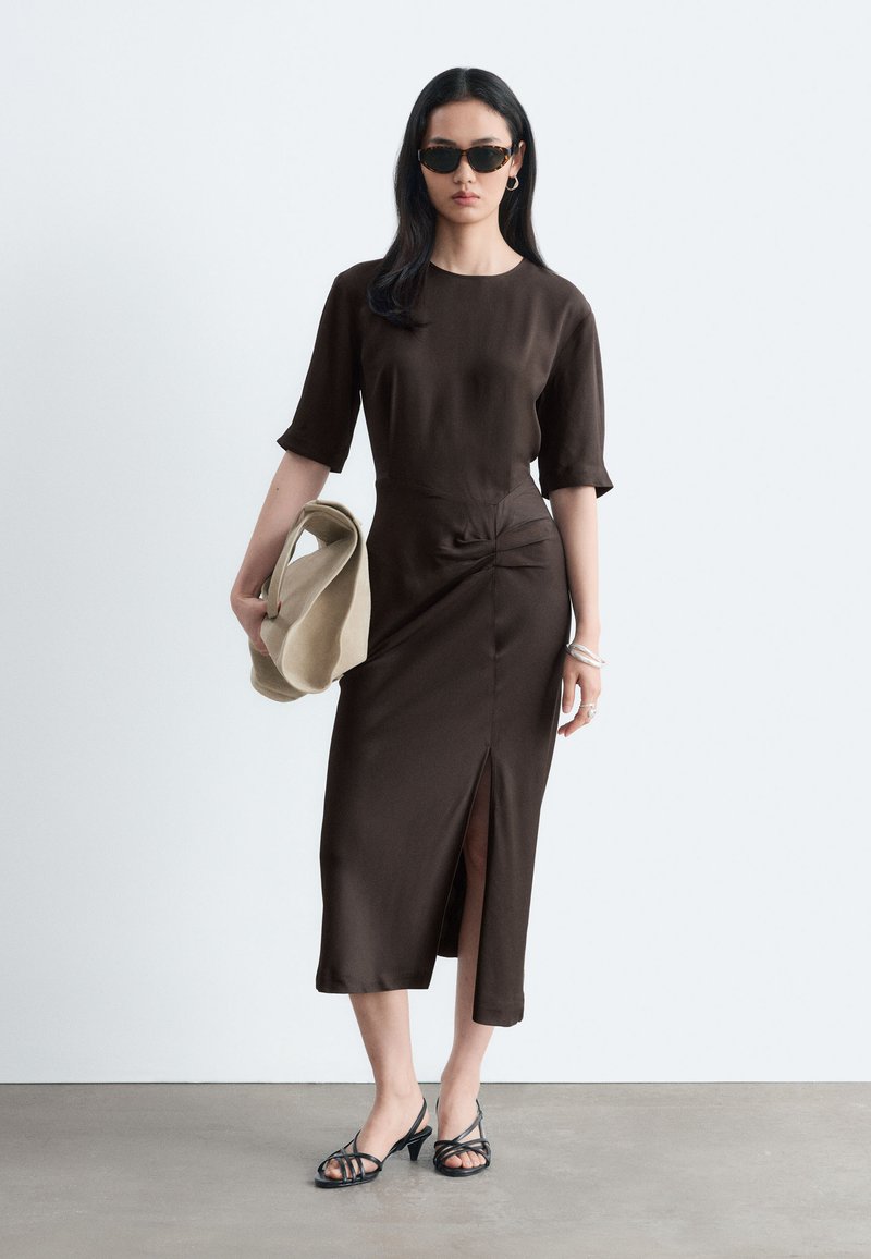 & OTHER STORIES & OTHER STORIES PLEAT-DETAIL MIDI DRESS - Robe de jour